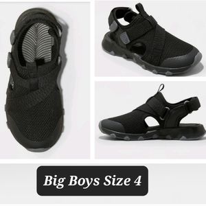 Boys Sandals All in Motion size 4